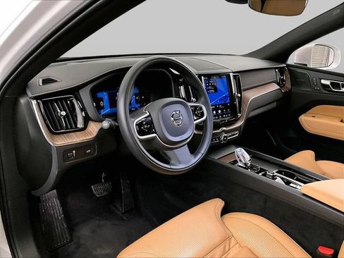 Used 2022 Volvo XC60 B6 Inscription AWD/4WD image 12