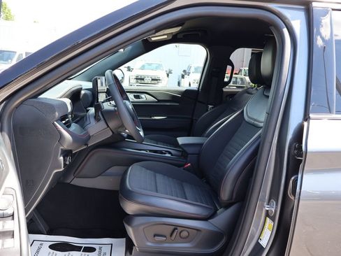 Used 2026 Ford Explorer ST-Line w/ ST-Line Street Pack AWD/4WD image 19