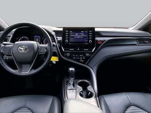 Used 2023 Toyota Camry SE FWD image 16