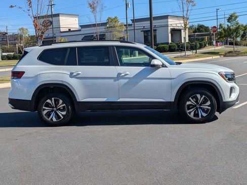 New 2026 Volkswagen Atlas SE FWD image 3