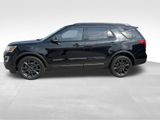 Used 2017 Ford Explorer XLT w/ Equipment Group 202A image 3
