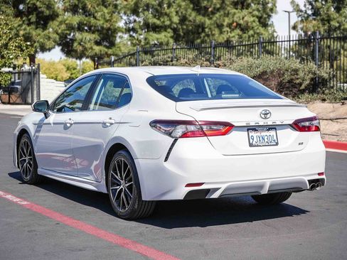 Certified 2024 Toyota Camry SE FWD image 9