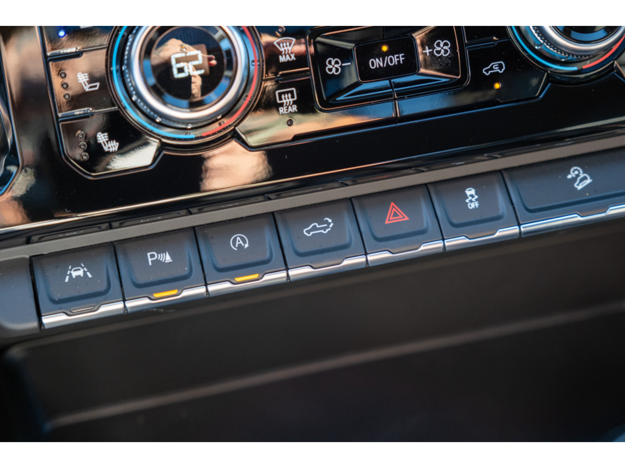 New 2026 GMC Sierra 1500 AT4 w/ AT4 Premium Package AWD/4WD image 29