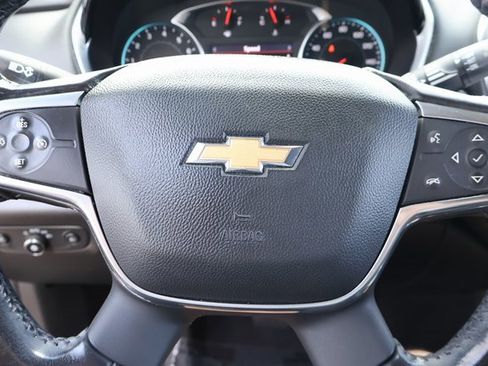Used 2020 Chevrolet Traverse LT image 21