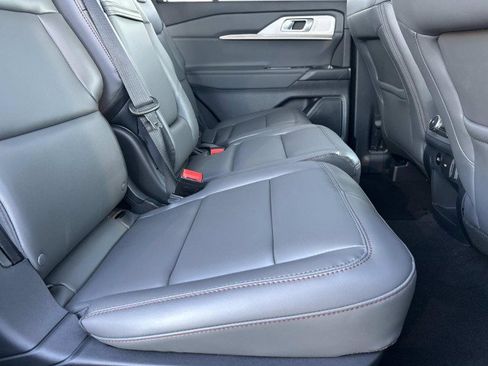 New 2025 Ford Explorer Active w/ Active Comfort Package image 15