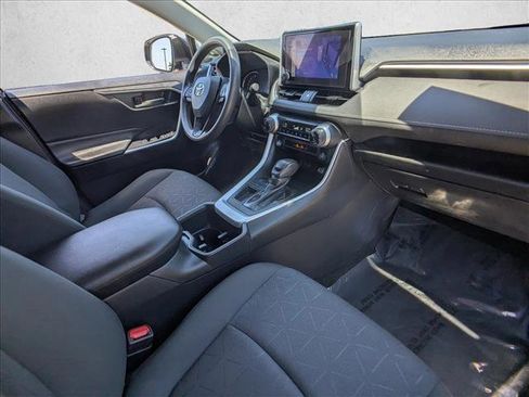 Used 2024 Toyota RAV4 XLE FWD image 20