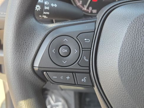 Used 2023 Toyota RAV4 XLE image 17