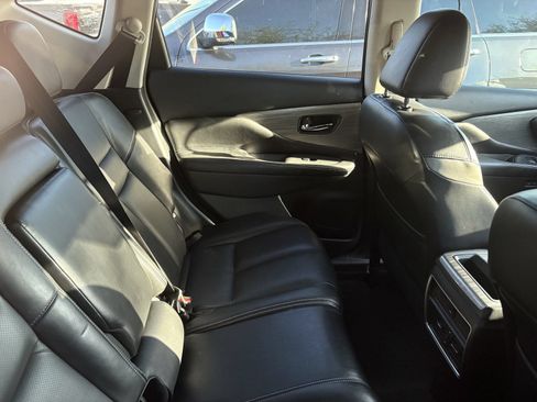 Used 2015 Nissan Murano SL w/ Cargo Package w/Cover FWD image 7