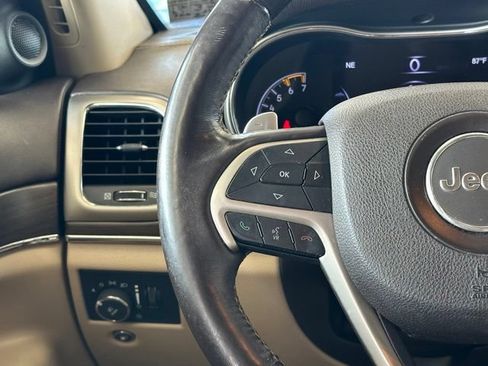 Used 2017 Jeep Grand Cherokee Overland AWD/4WD image 10