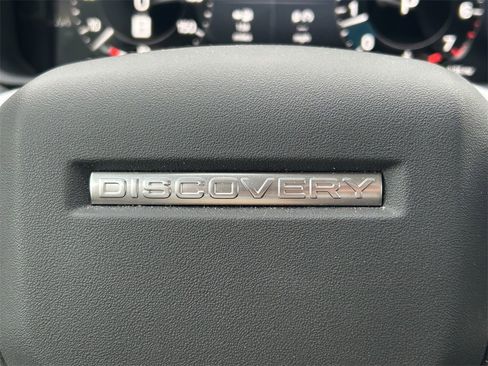 Used 2024 Land Rover Discovery S image 43
