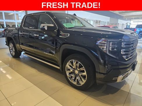 Used 2023 GMC Sierra 1500 Denali w/ Denali Reserve Package AWD/4WD image 7