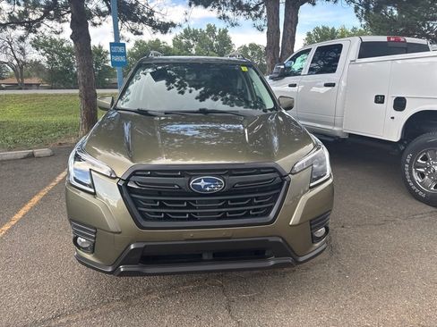 Used 2023 Subaru Forester Premium AWD/4WD image 2