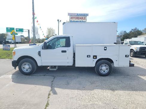 Used 2017 Ford F250 XL RWD image 4