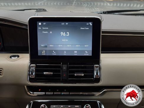 Used 2019 Lincoln Navigator Select RWD image 24