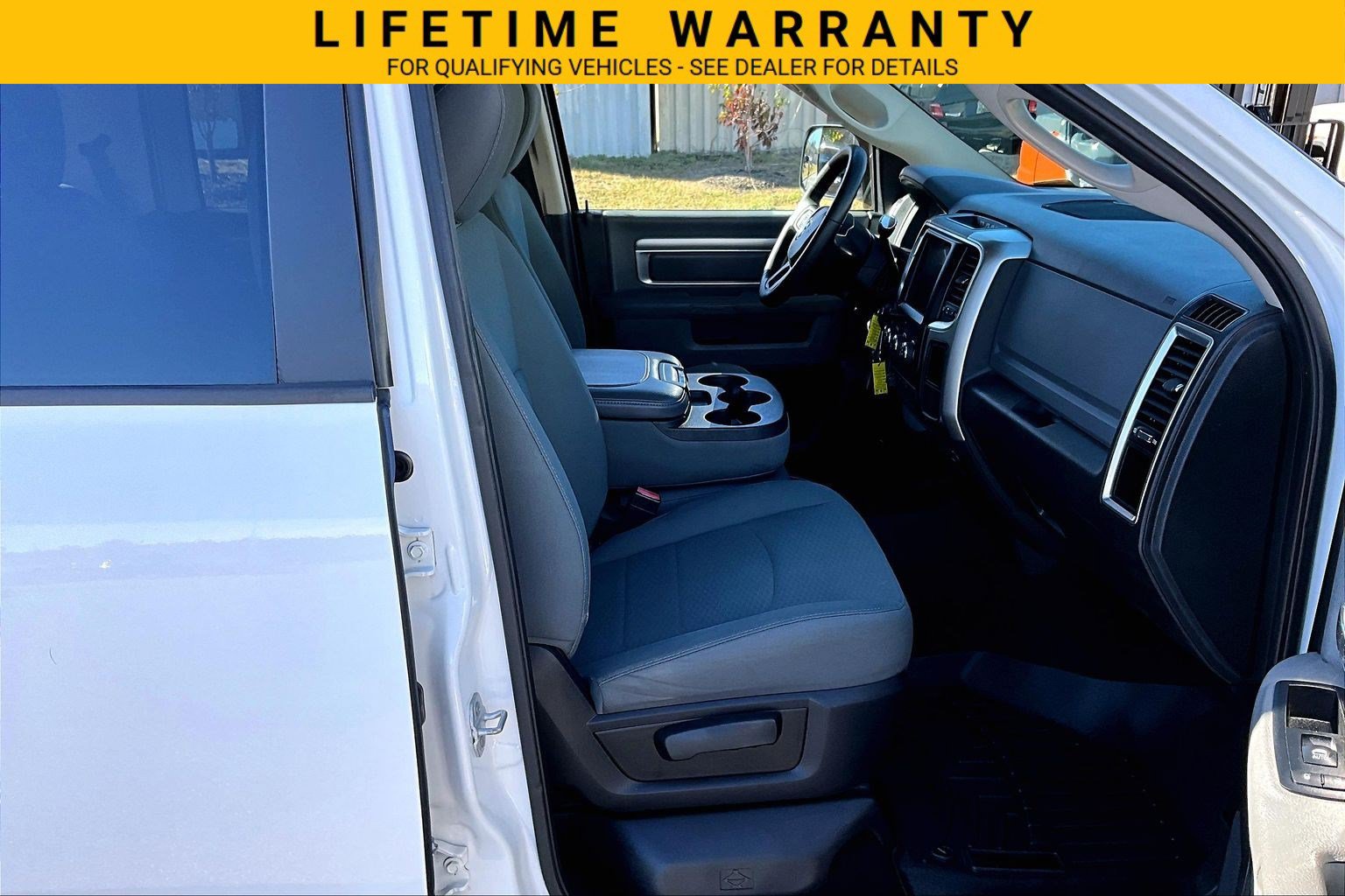 Used 2015 RAM 2500 SLT AWD/4WD image 7