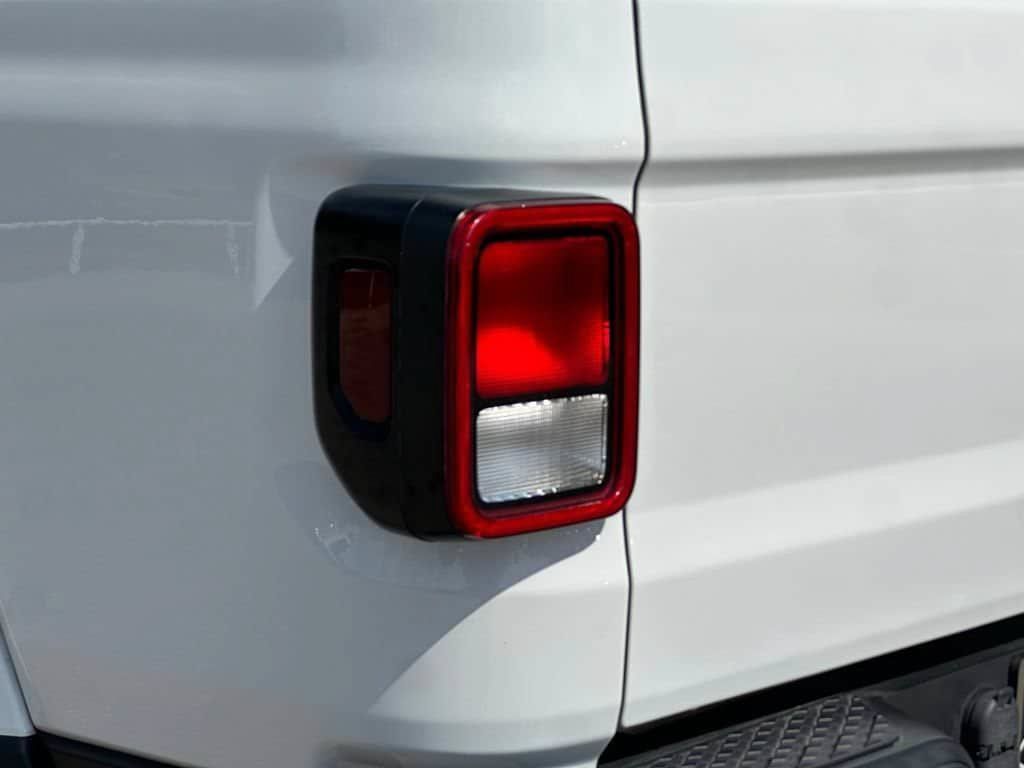 Used 2022 Jeep Gladiator Sport AWD/4WD image 26