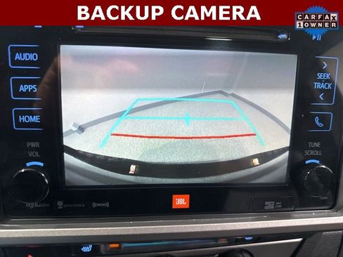 Used 2019 Toyota Tacoma Limited image 2