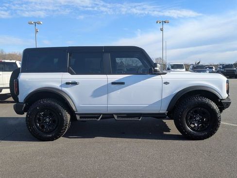 Used 2024 Ford Bronco Wildtrak image 2