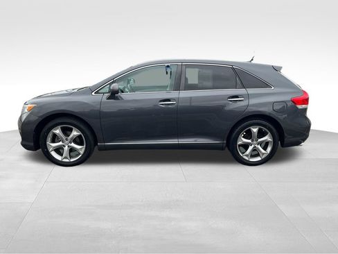 Used 2011 Toyota Venza AWD w/ Comfort Pkg image 2