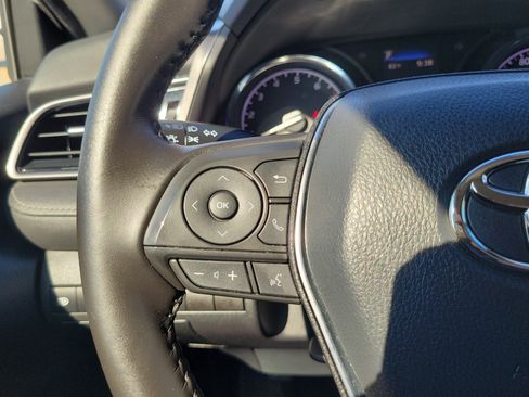 Used 2020 Toyota Camry SE FWD image 18
