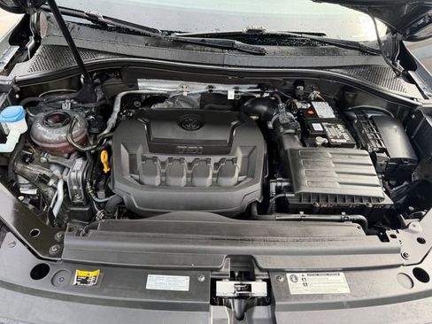 Used 2019 Volkswagen Tiguan SE w/ Panoramic Sunroof Package FWD image 28