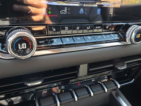 New 2026 GMC Canyon Elevation w/ Convenience Package image 24