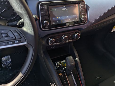 New 2025 Nissan Versa SV image 10