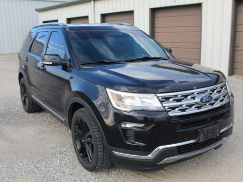 Used 2019 Ford Explorer Limited FWD image 8