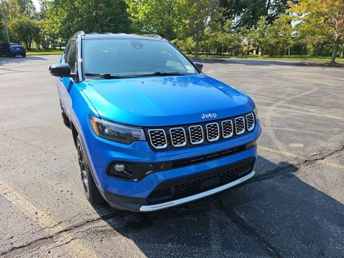 Used 2025 Jeep Compass Limited AWD/4WD image 8