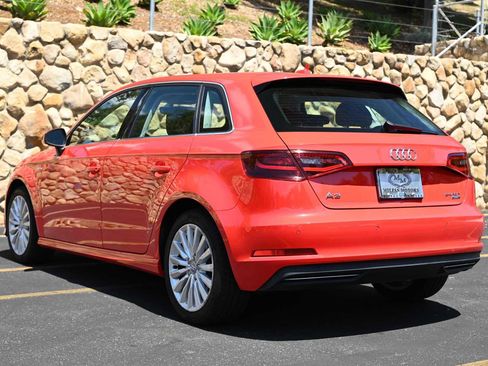 Used 2016 Audi A3 e-tron Premium Plus w/ Premium Plus Package FWD image 5