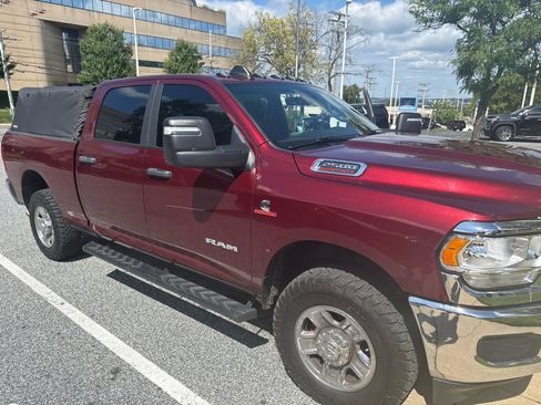 Used 2024 RAM 2500 Big Horn AWD/4WD image 2