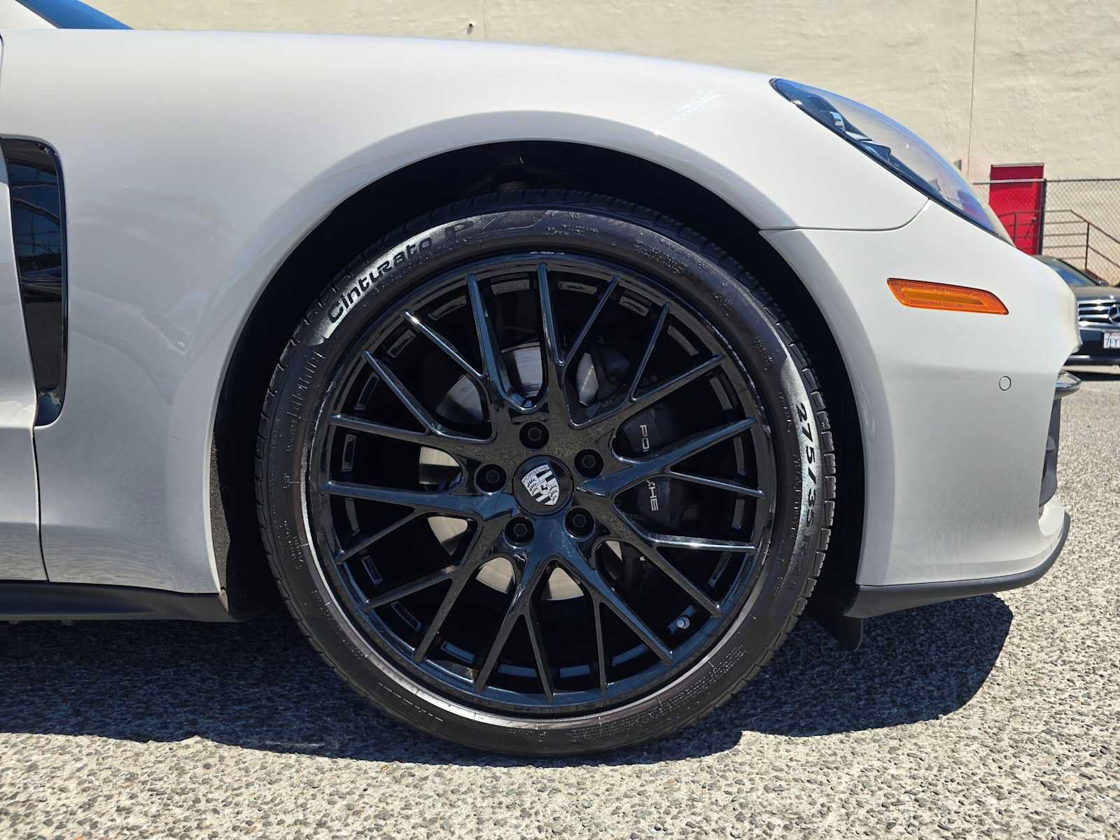 Used 2023 Porsche Panamera RWD image 9