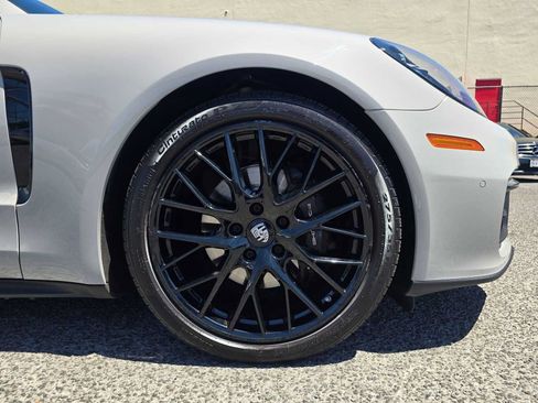 Used 2023 Porsche Panamera RWD image 9