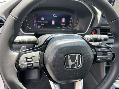 Used 2026 Honda Pilot image 13