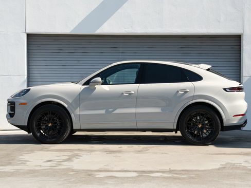 New 2026 Porsche Cayenne Coupe AWD/4WD image 2