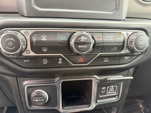 Used 2022 Jeep Wrangler Unlimited Sport AWD/4WD image 16