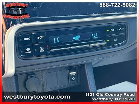 Used 2018 Toyota Corolla SE w/ Carpet Mat Package (TMS) FWD image 31