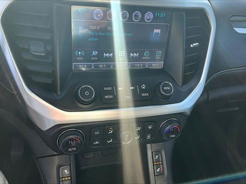 Used 2018 GMC Acadia SLT image 39