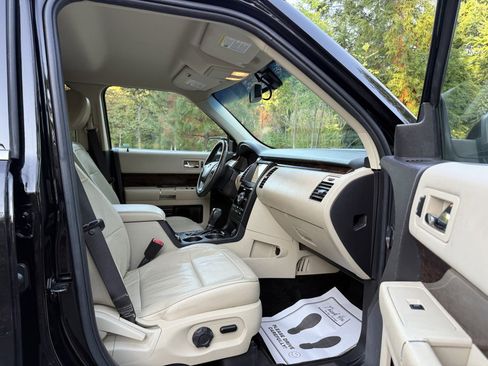 Used 2017 Ford Flex Limited image 20