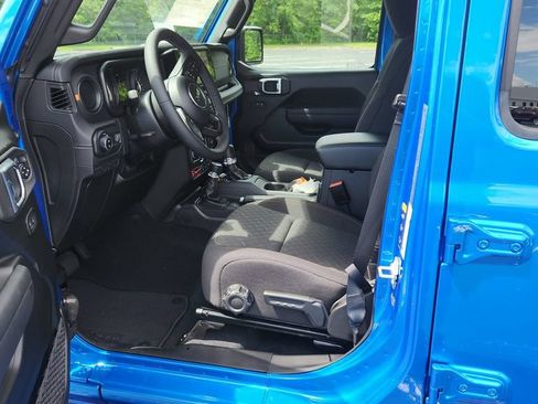 New 2026 Jeep Gladiator Mojave w/ Safety Group AWD/4WD image 17