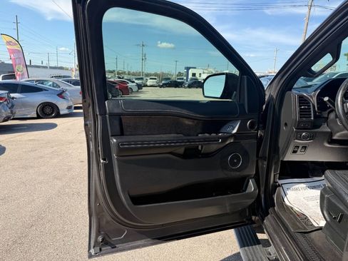 Used 2019 Ford Expedition Max Limited RWD image 11