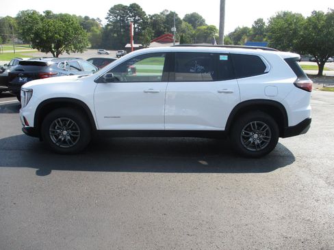 Used 2025 GMC Acadia Elevation image 6