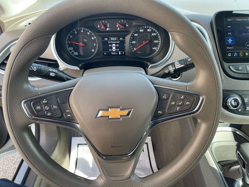 Used 2021 Chevrolet Malibu LT FWD image 10