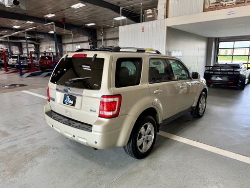 Used 2011 Ford Escape Limited w/ 302A Rapid Spec Order Code AWD/4WD image 7