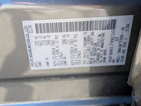 Used 2025 Nissan Rogue SV FWD image 23