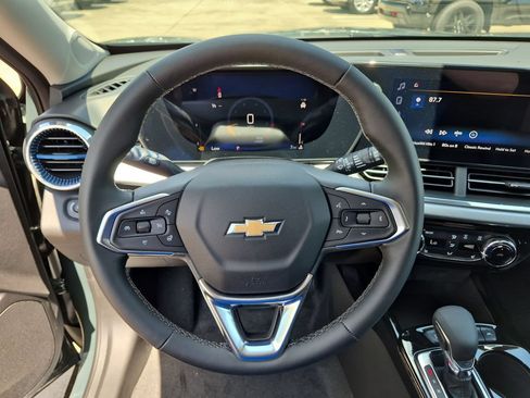New 2026 Chevrolet Trax LT w/ LT Convenience Package FWD image 11