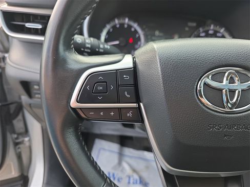 Used 2024 Toyota Highlander XLE image 22