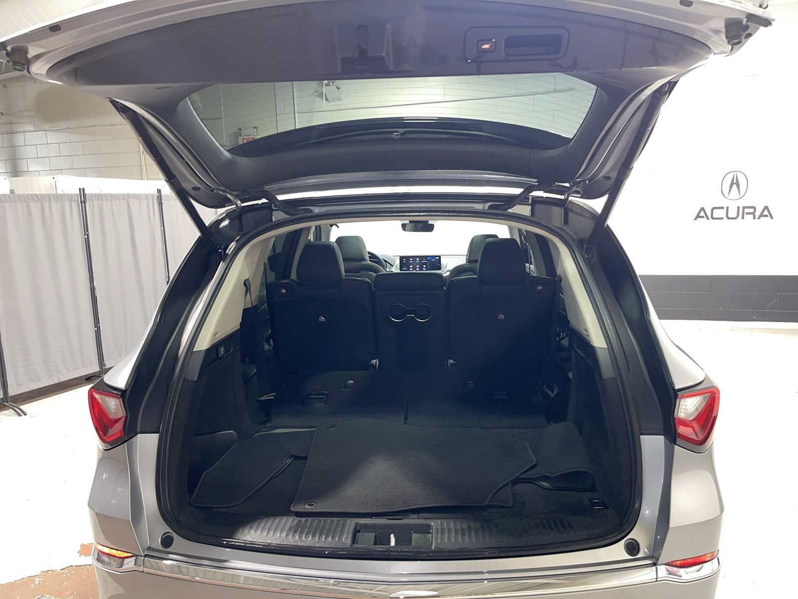Used 2024 Acura MDX SH-AWD image 19