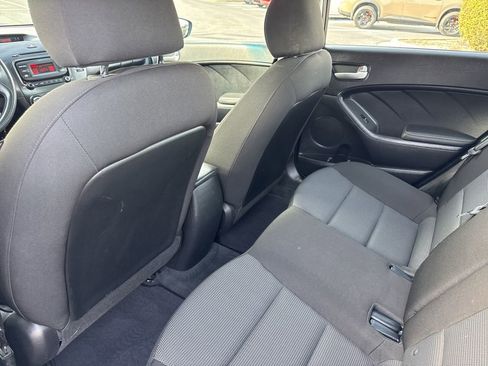 Used 2017 Kia Forte LX image 12