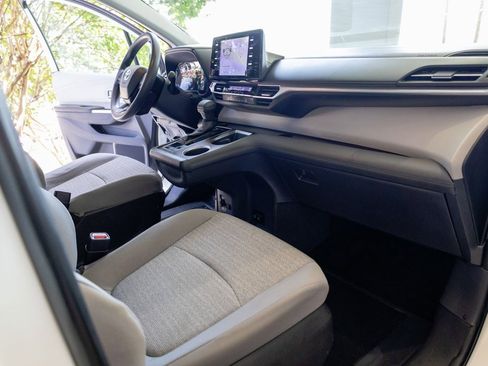 Used 2022 Toyota Sienna LE image 17